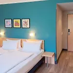 Garner Sued By Ihg Szálloda 3*