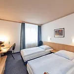 Hotel Garner Sued By Ihg 3*