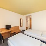 Hotel Garner Sued By Ihg Cottbus