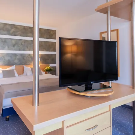 Garner Sued By Ihg Отель 3*