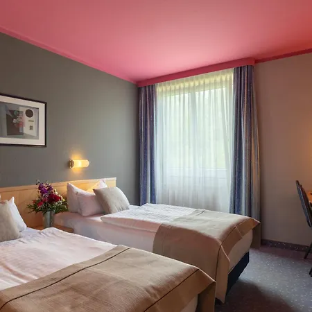 Отель Garner Sued By Ihg 3*