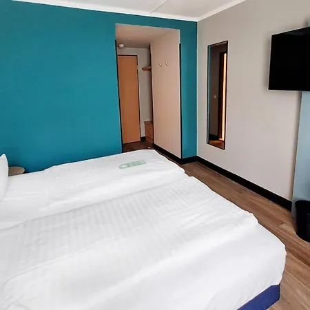Hotel Garner Sued By Ihg 3*