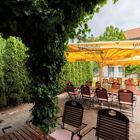 Garner Sued By Ihg 호텔 3*