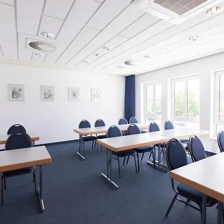 Szálloda Garner Sued By Ihg 3*