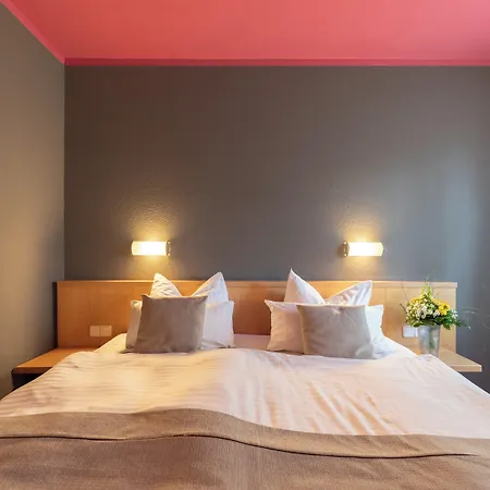 Garner Sued By Ihg 3* Котбус