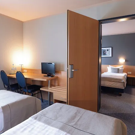 Garner Sued By Ihg 3*