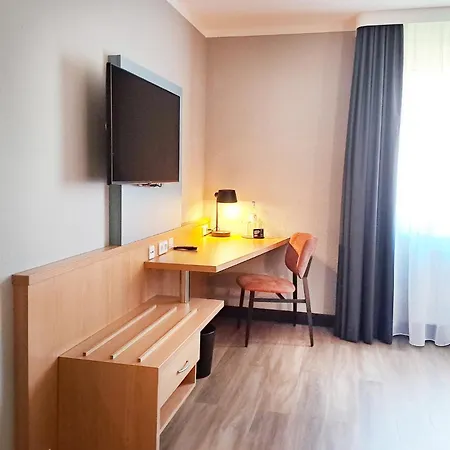 Garner Sued By Ihg Szálloda Cottbus