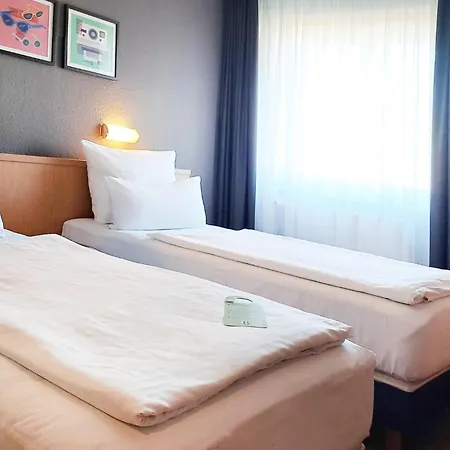 Hotel Garner Sued By Ihg