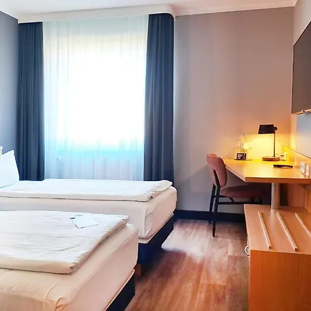 Garner Sued By Ihg Cottbus