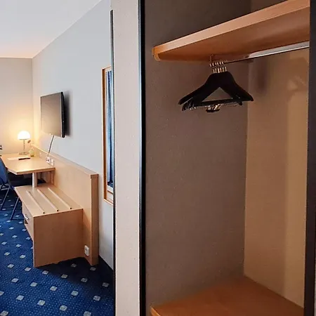 Garner Sued By Ihg 3*