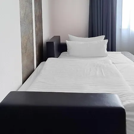 Garner Sued By Ihg Cottbus