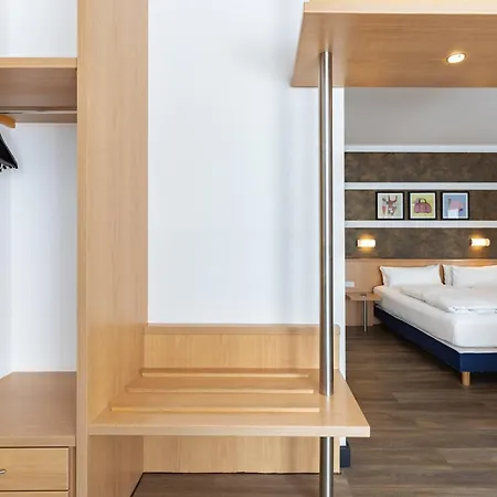 Garner Sued By Ihg 3*
