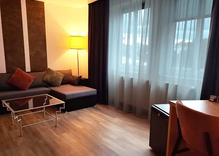 Garner Sued By Ihg Cottbus