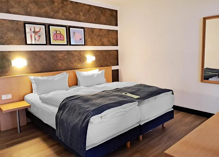 Hotel Garner Sued By Ihg 3*