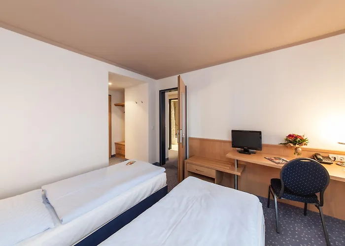 Garner Sued By Ihg Cottbus