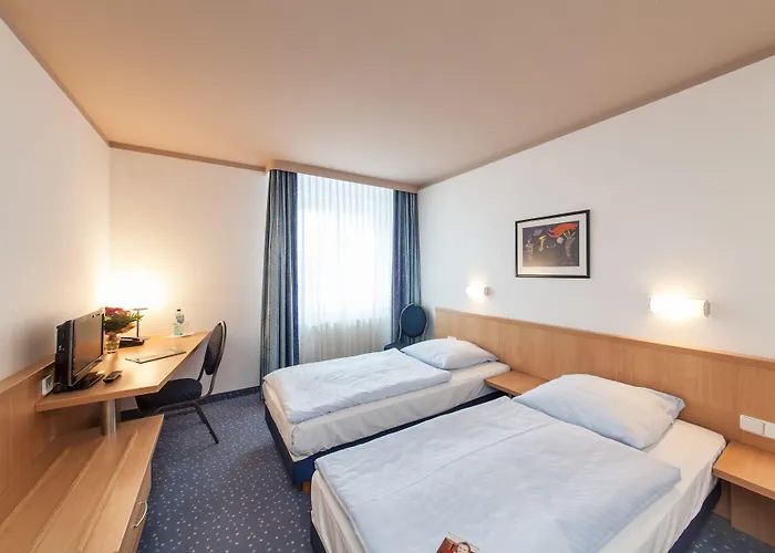 Hotel Garner Sued By Ihg 3*