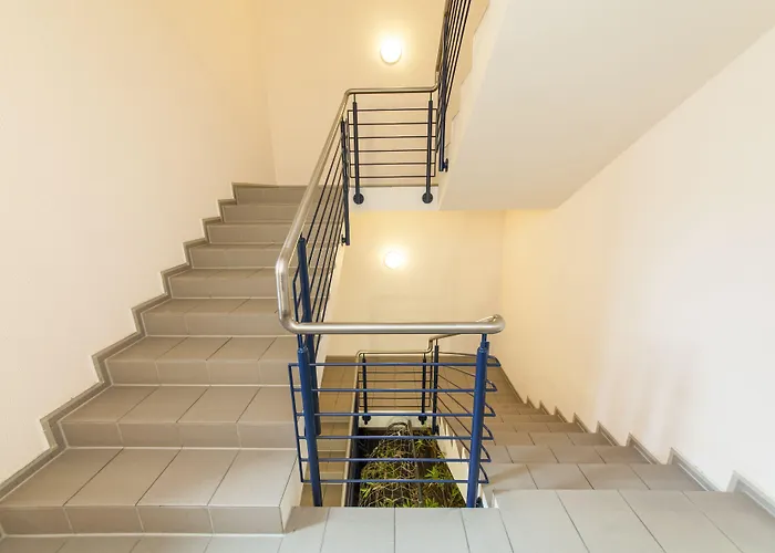 Garner Sued By Ihg 3*