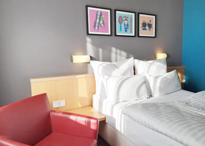 Garner Sued By Ihg 3* コットブス