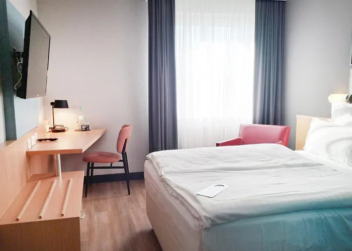 Garner Sued By Ihg 3*