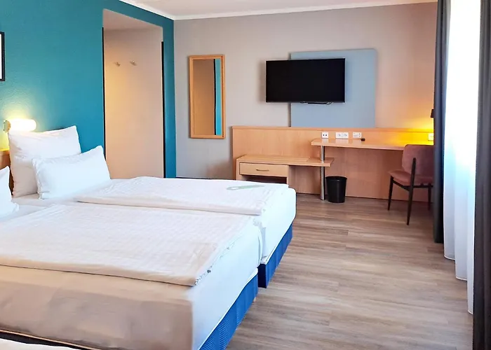 Hotel Garner Sued By Ihg